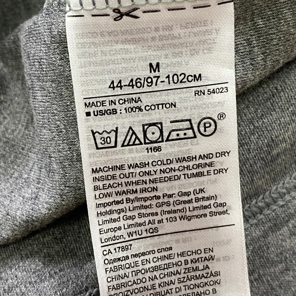 Banana Republic T-Shirt Men M Minimalist Luxury Touch Cotton V-Neck Grey Classic